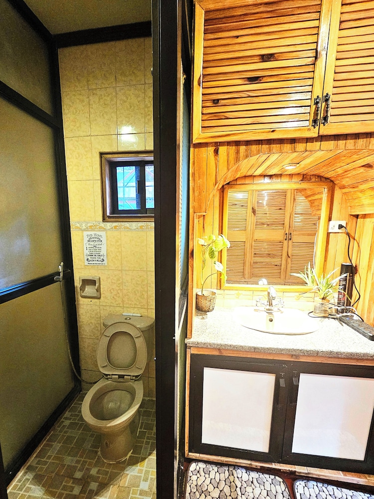 Vacation House Camp 7 Baguio Transient 6BR