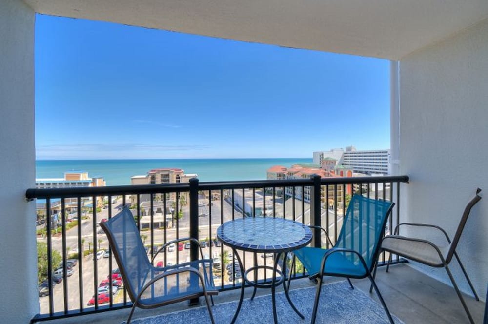 Holiday Towers by Elliott Beach Rentals