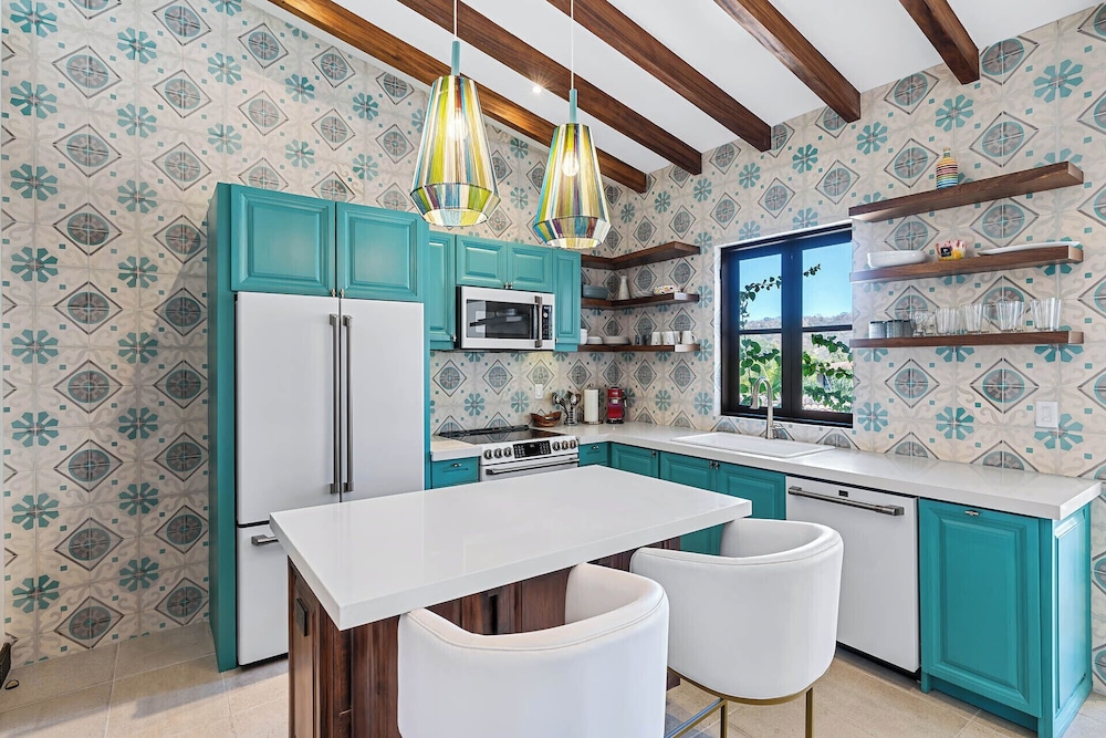 Trendy Condo with Modern Decor, Stunning Ocean Views, and Exclusive Beach Club Access
