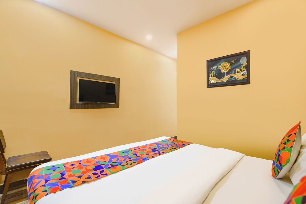 Fabhotel Lotus Inn