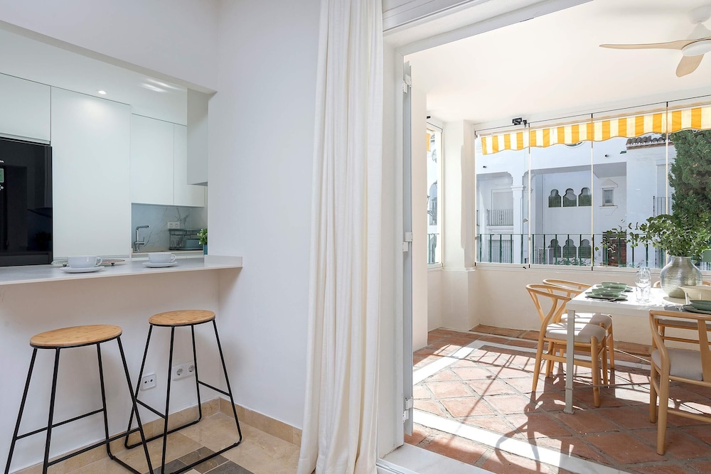 Bright&exclusive 3BD Apartment Estepona. El Presidente