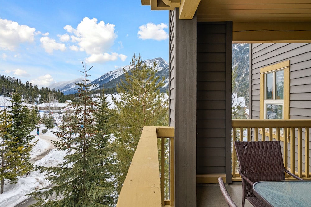 LARGE 3-Br 3-Ba | Ski In/Out | Pool & Hot Tubs | Central Upper Village Location - Image 5