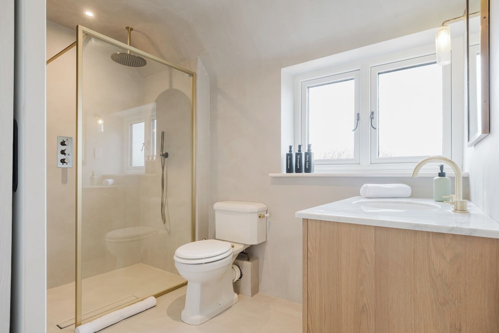 Mulberry Cottage 5BD in Wiltshire