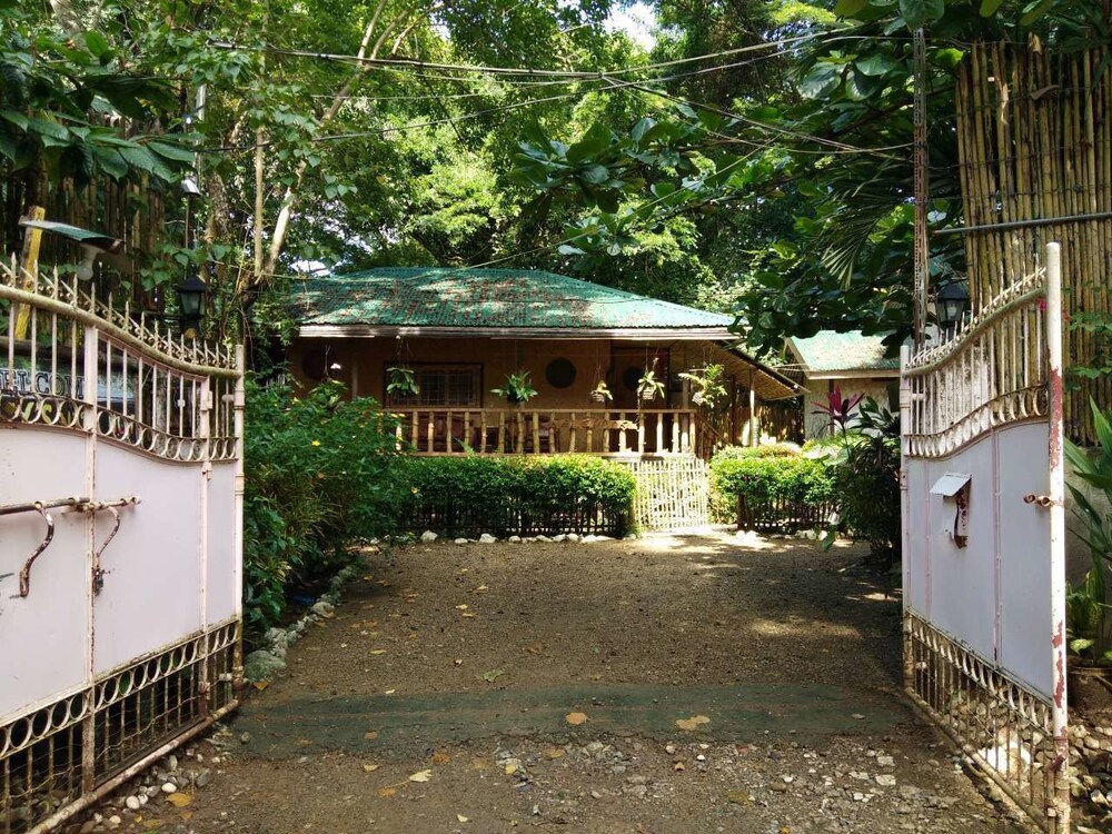 Nelly's Nipa hut