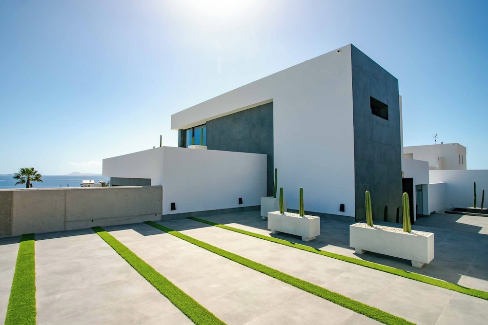 Villa Infinity