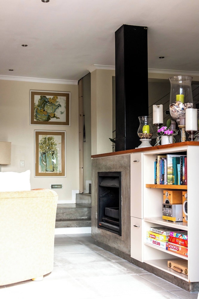 Serene Langebaan Getaway With Garden Views
