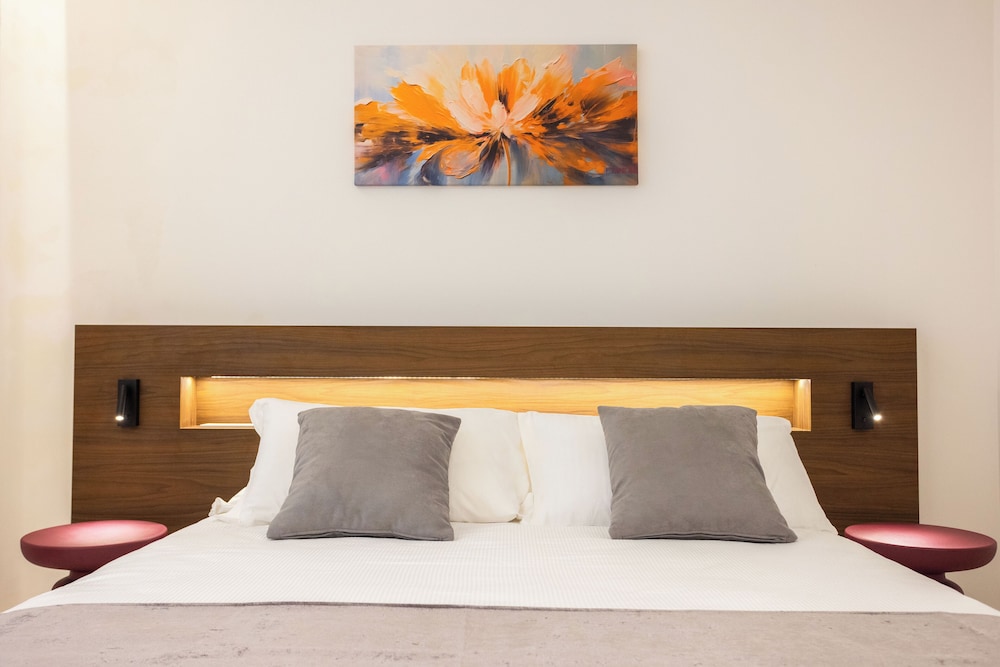Nora's Suites