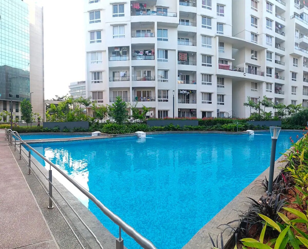 Luxury 4BHK in E-City with 40 Amenities