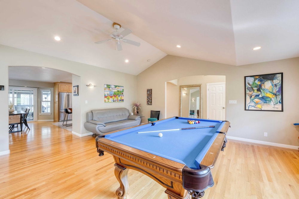 Pool + Hot Tub + Firepit + Game Room Minutes From Sebastopol & Russian River Baker Lane Retreat