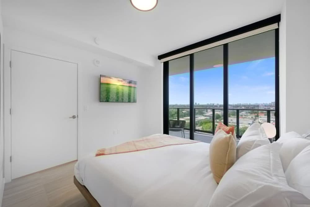 NOK Fantastic 1 BR Den in Miami