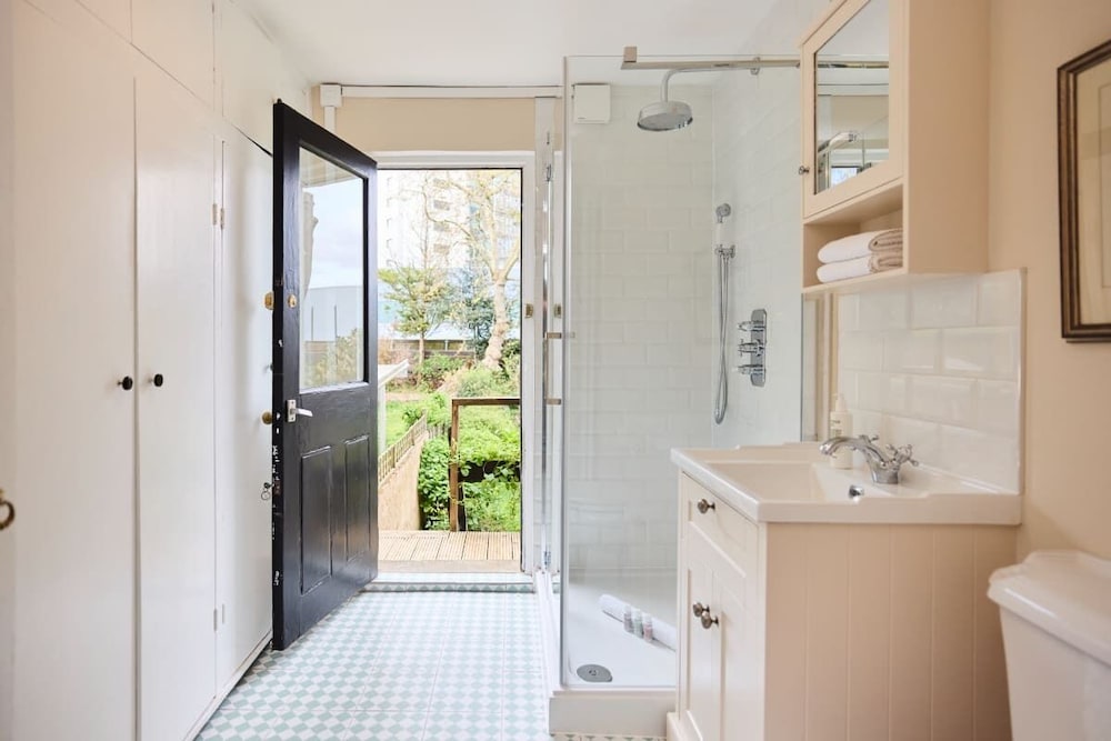 The Fulham Town House - Spacious 4BDR House with Garden