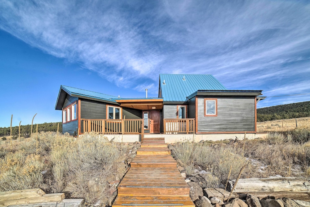 Angel Fire Mtn View Cabin w/ Hot Tub: 2 Mi to Ski