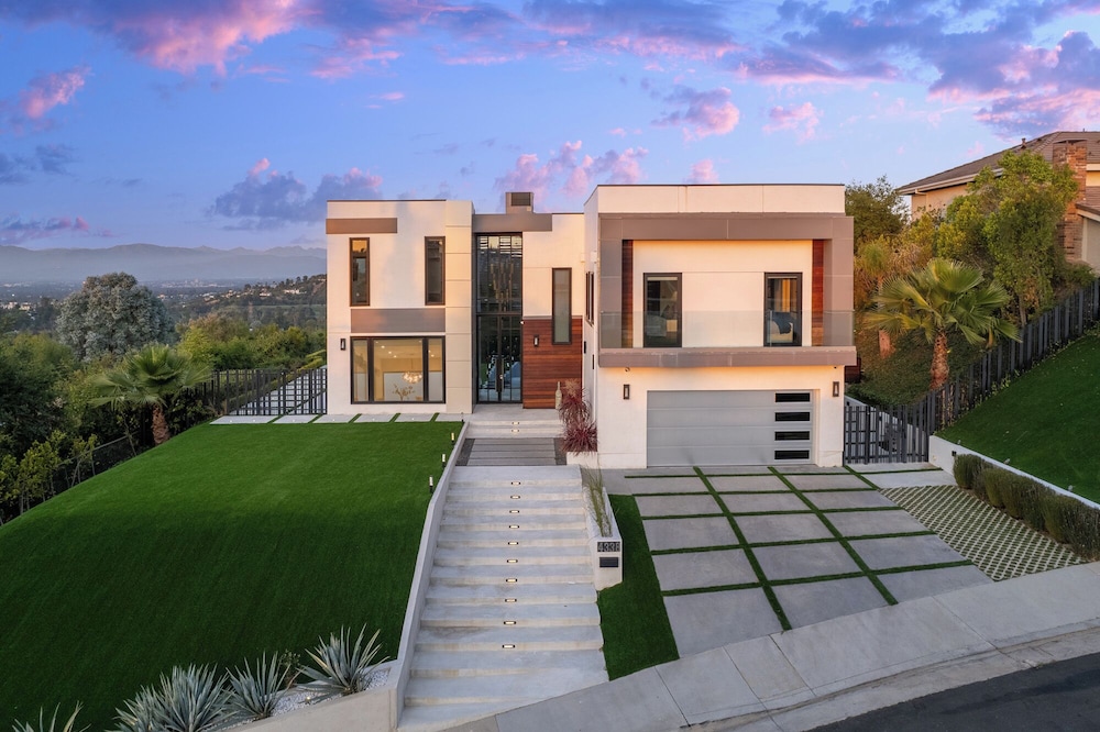 Gayle Villa