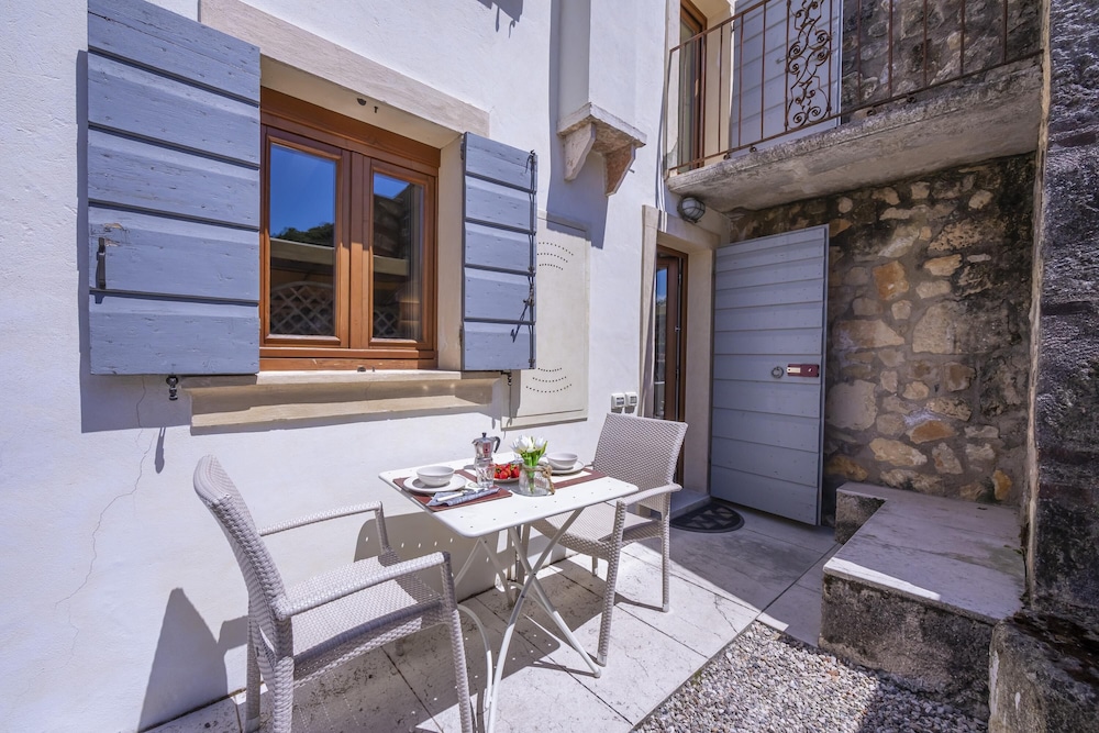Villa Faccioli Oleandro With Shared Pool