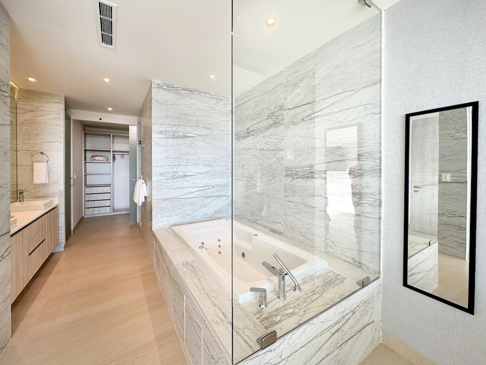 New 3BR Ground Floor Las Palomas Condo