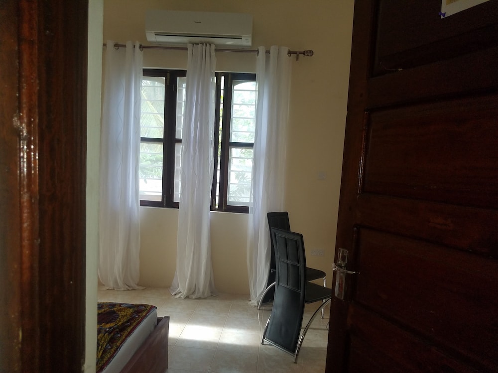 Bwejuu Beach Palm Villa