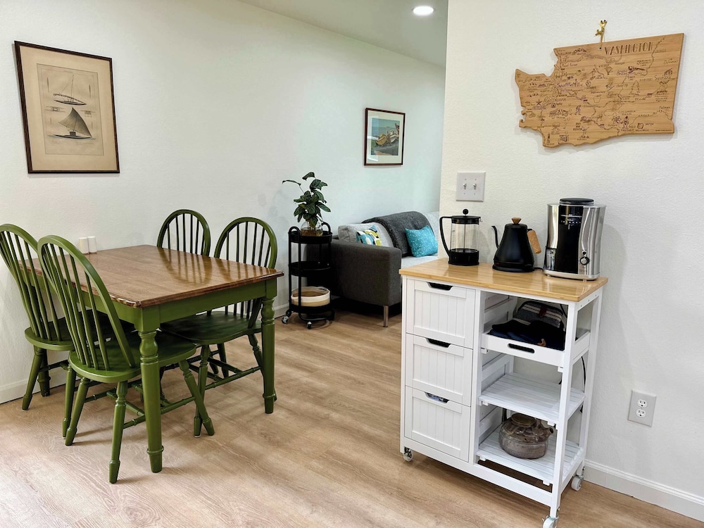 Charming 2BR in Columbia Walkable Pet-friendly