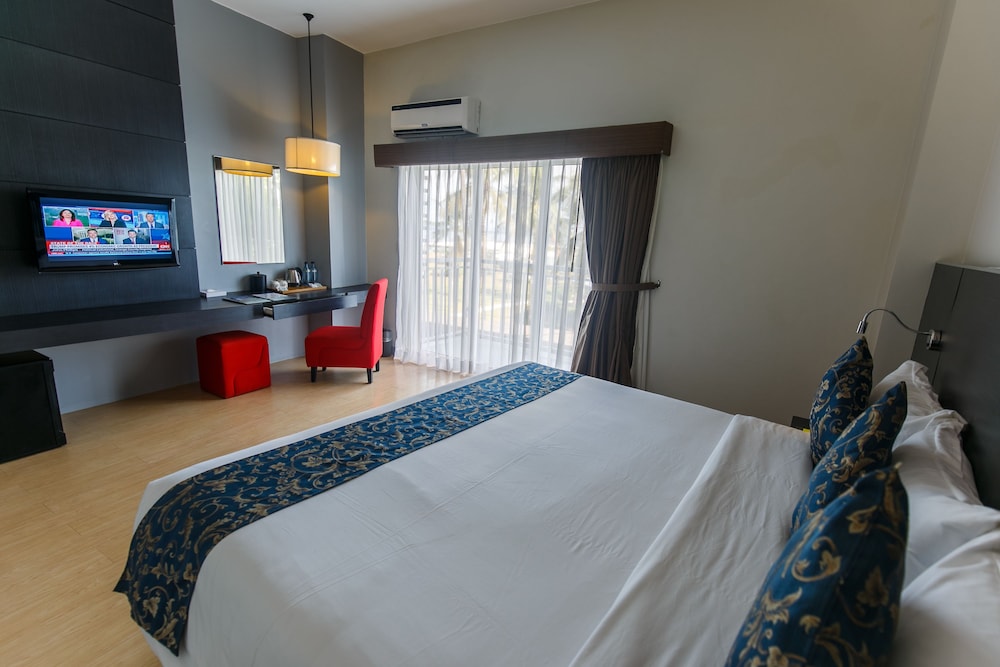 Solea Seaview Resort