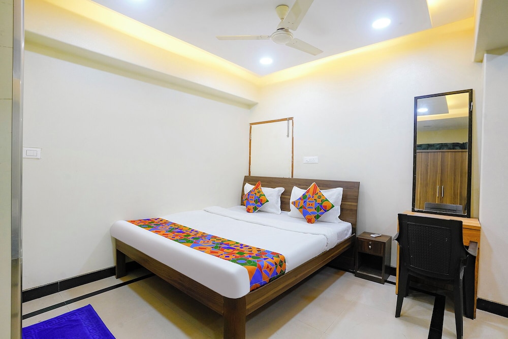 Fabhotel Sheen Residences