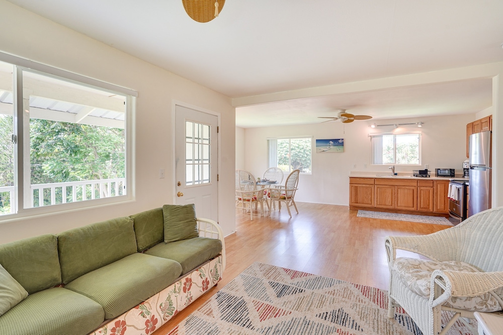 Captain Cook Home on Quiet 3 Acres w/ Fruit Trees