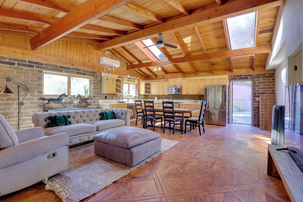 4 Mi to Lake Wohlford: Cabin in Escondido