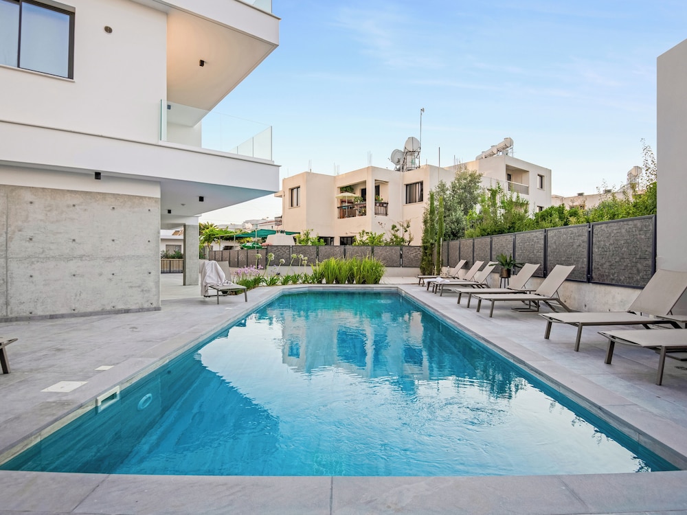 Sanders Olive - Cozy 2-bdr Apt With Shared Pool