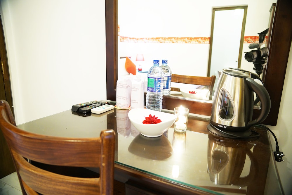 Moon Hills Hotel