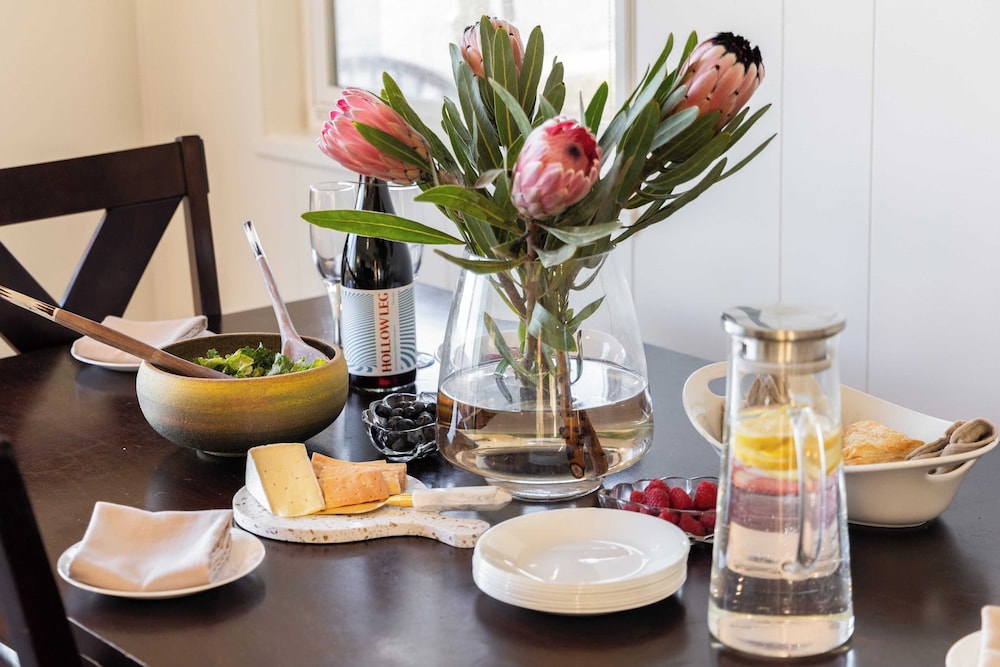 Balboa Breeze by Avantstay Beachfront Retreat + Ocean View