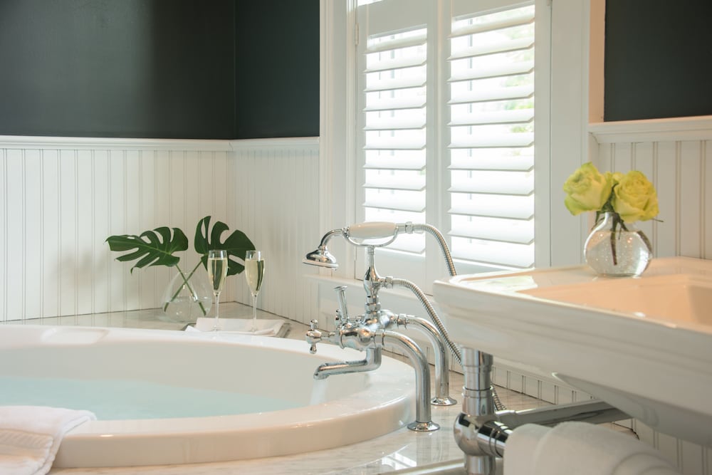 Lenox Vacations - Kemble Inn - Property Image 59