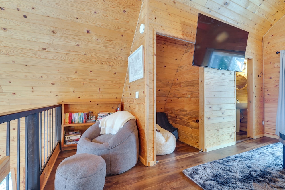 Hot Tub & Sauna: Mountain Living at Hyak Cabin!