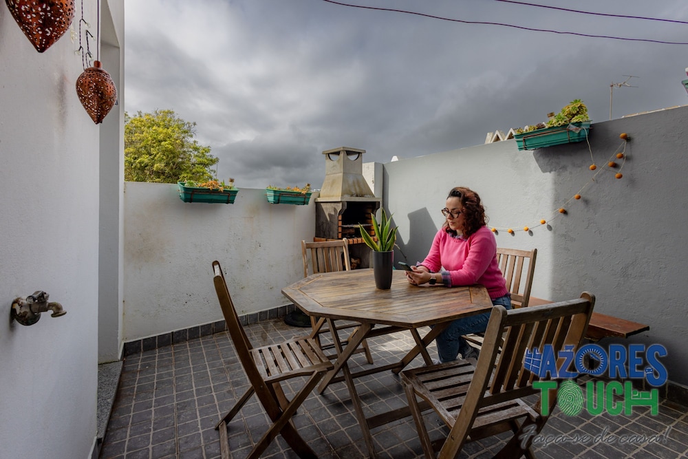 Olis House in Angra do Hero smo