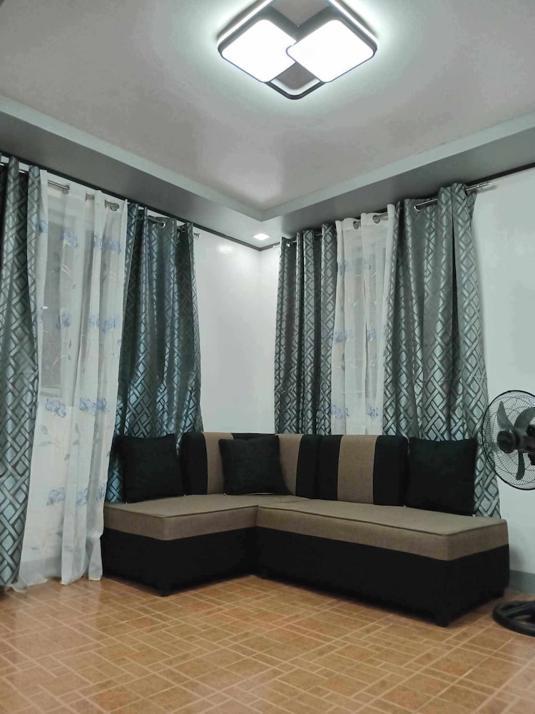 3g's & C Calapan Transient House