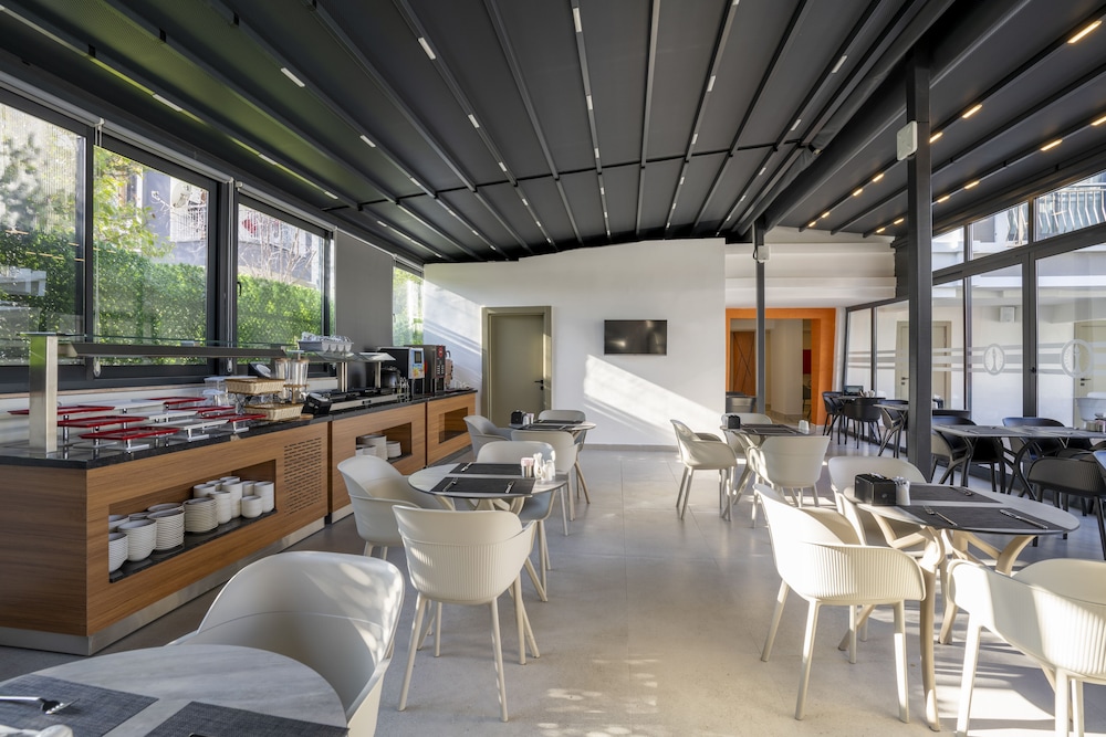 Irenic Hotel — 10