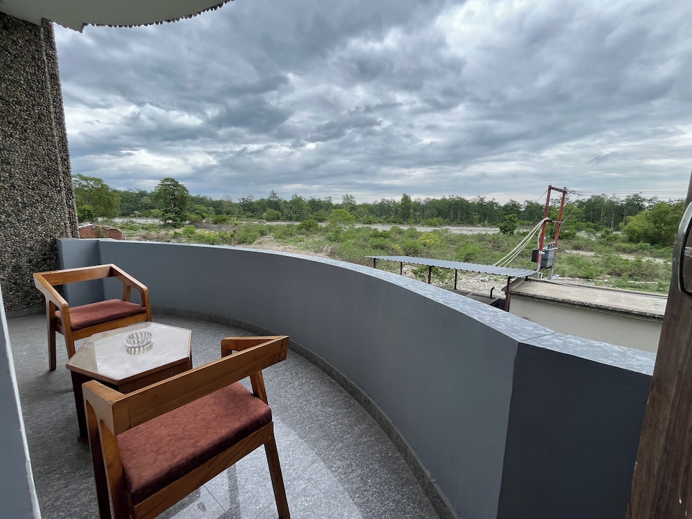 River Home Stay