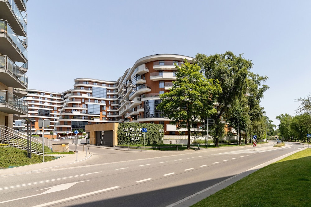 Dark Blue Apartment in Kraków by Renters view 3