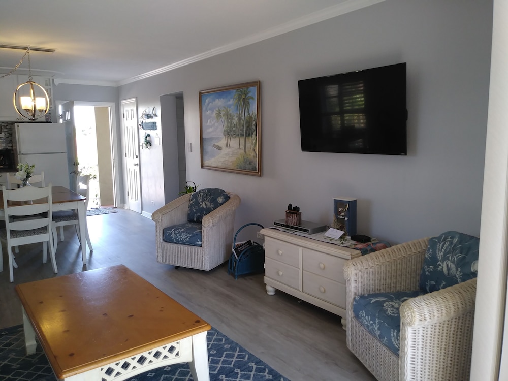 Turtle Crawl Inn