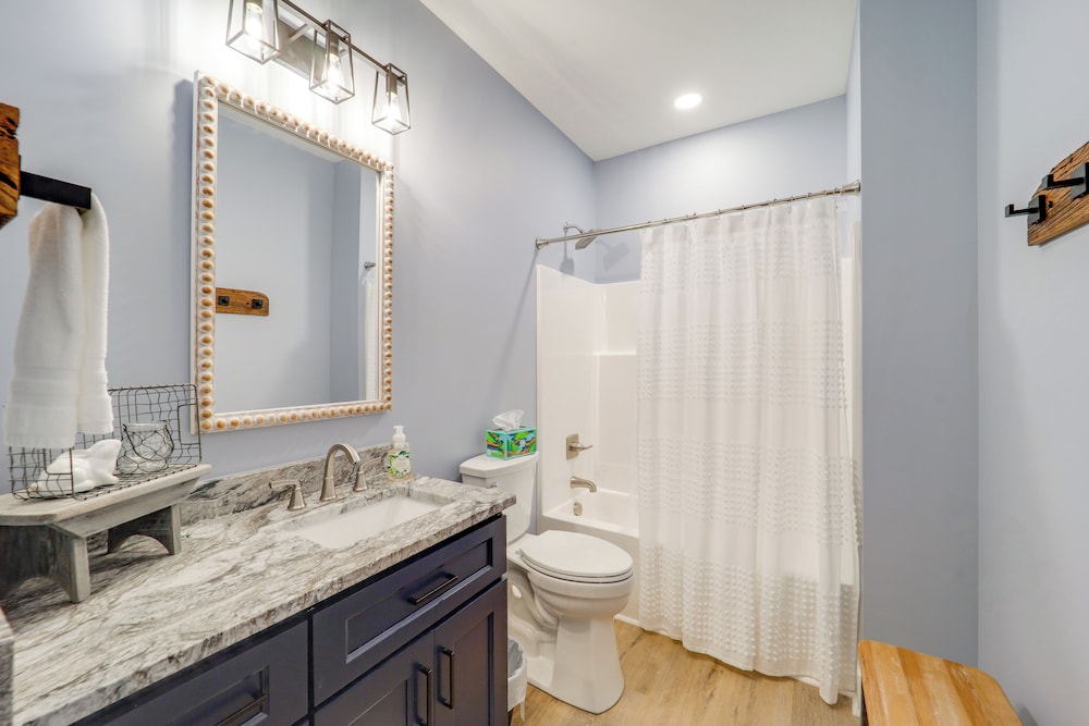 Newly Built Home w/ Panoramic Views in Jefferson!