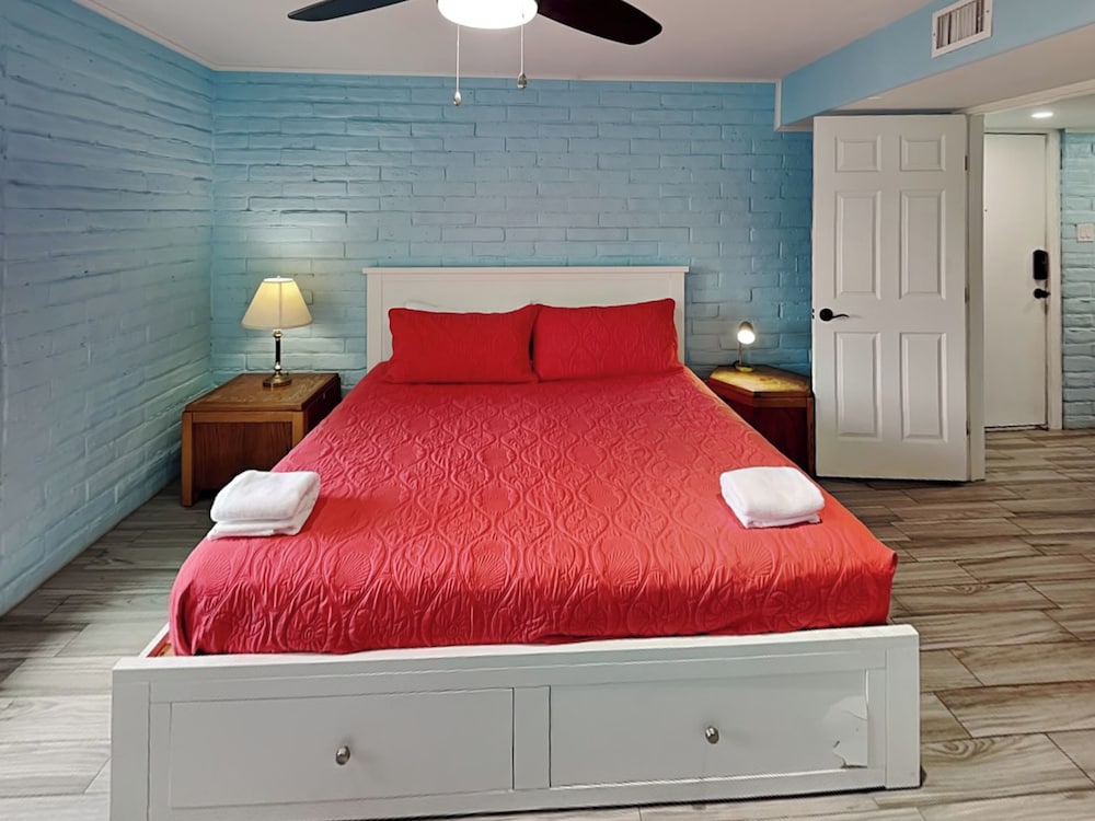 Sandy Shores by Silver Sands Vacation Rentals