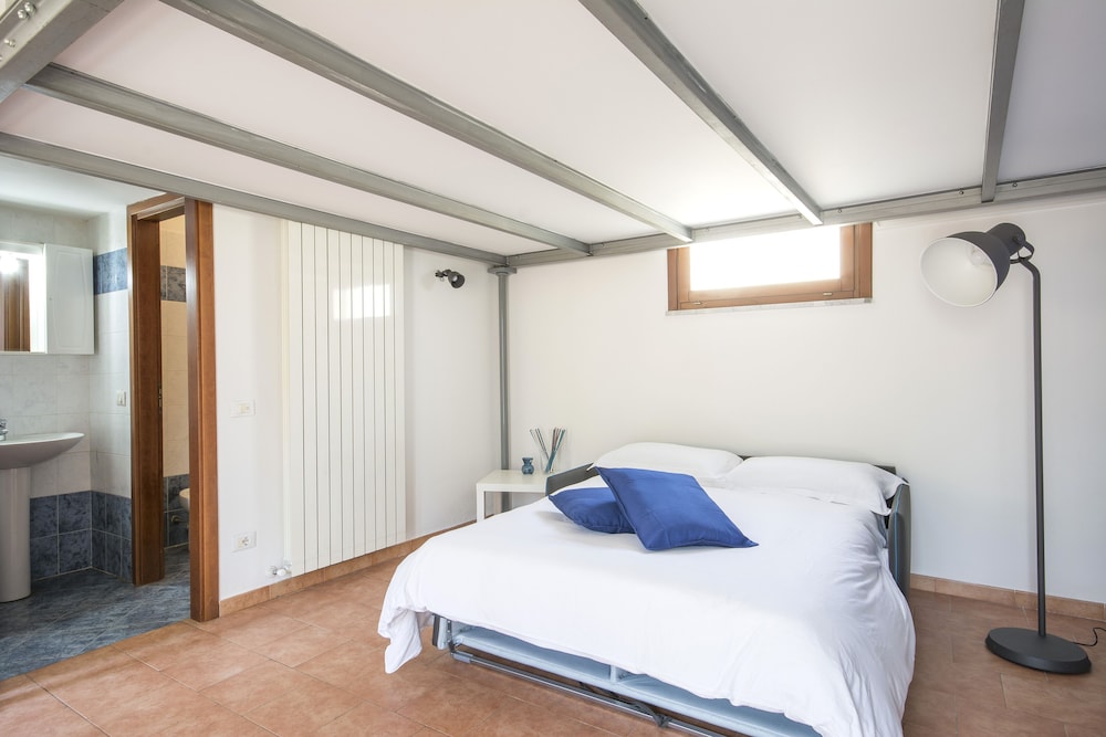 JOIVY Blue Terraced House en Pisa