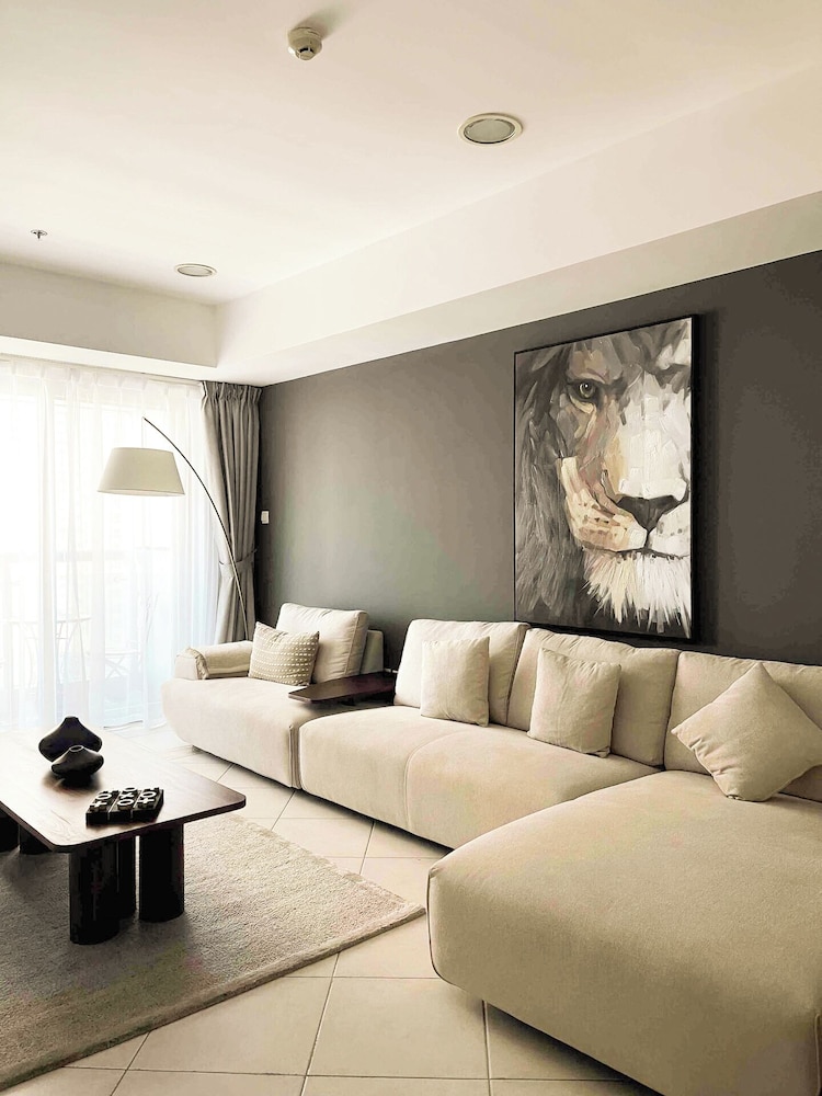 2BR Luxury Apartment Sea View