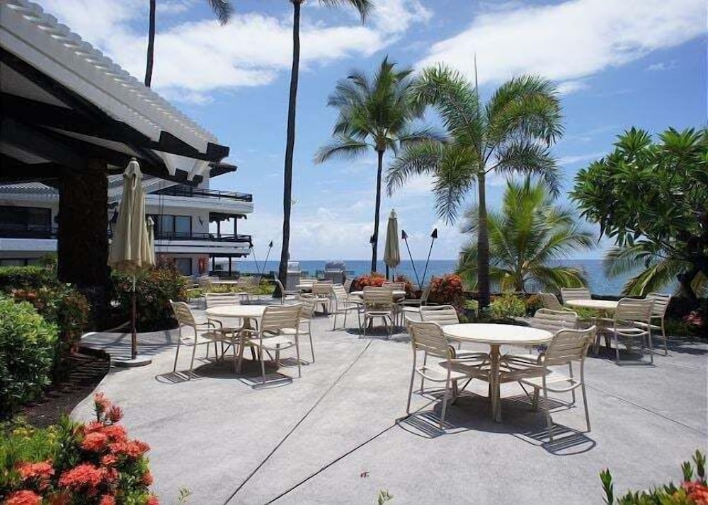 Almost Ocean Front - Beautiful Woodwork - Top Floor - Vrkcv