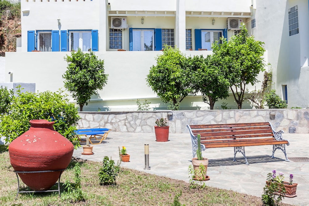 Stafylos Suites Boutique Hotel