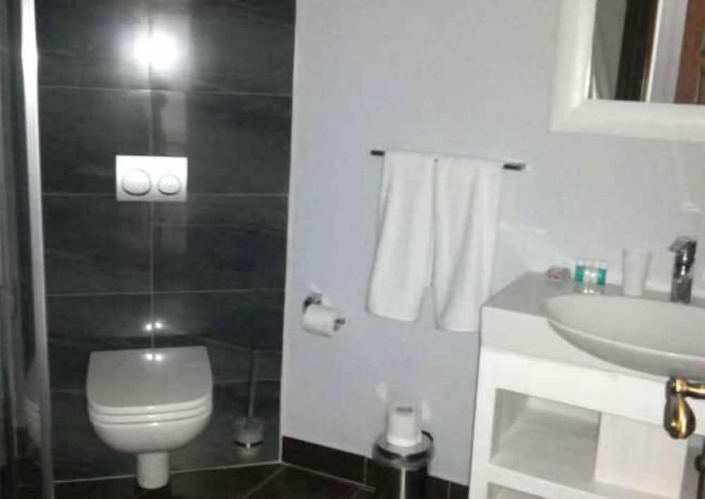 Meggs Bodrum Beach Otel - Image 11