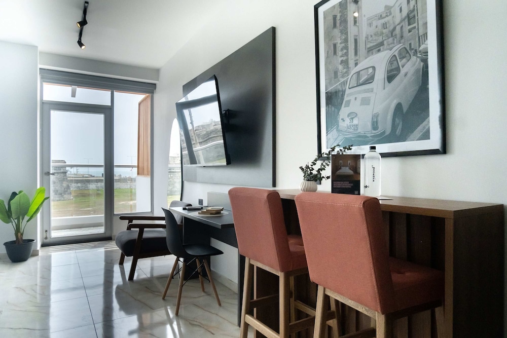 w Inviting 3BR w AC Near Ciudad Amurallada