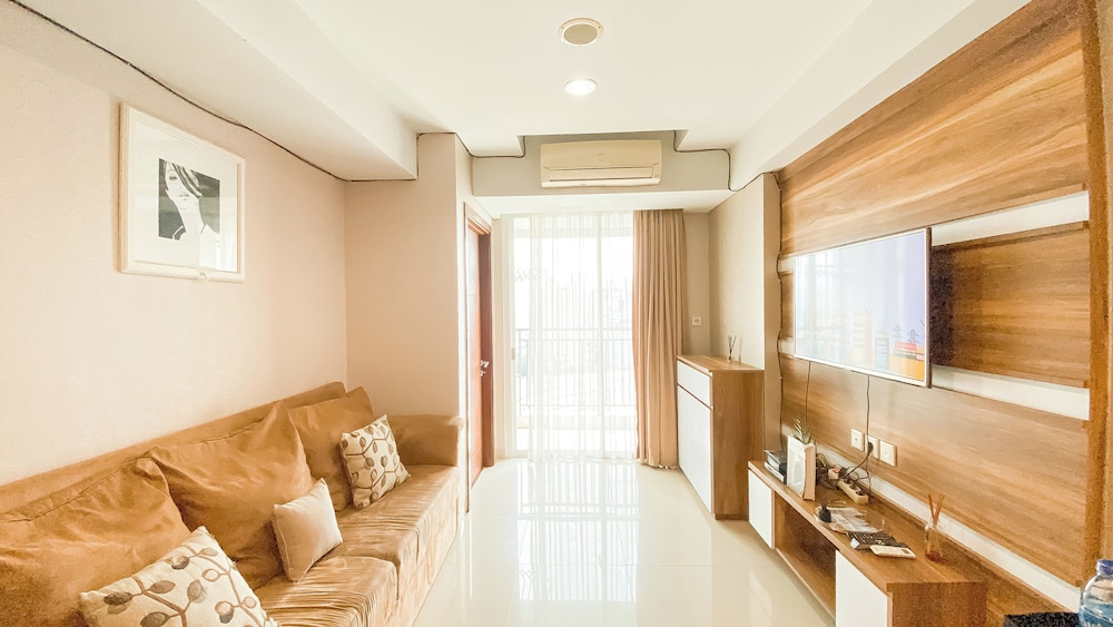 Wonderful And Homey 2Br Apartment At Springhill Terrace Residence