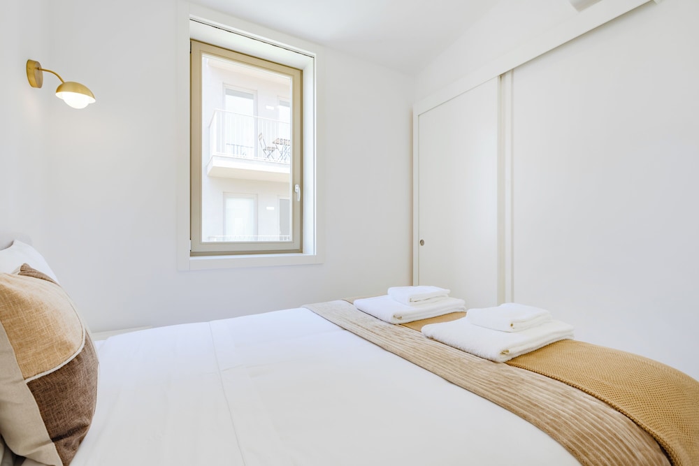 The Sunny Duplex at BoaVista Flats