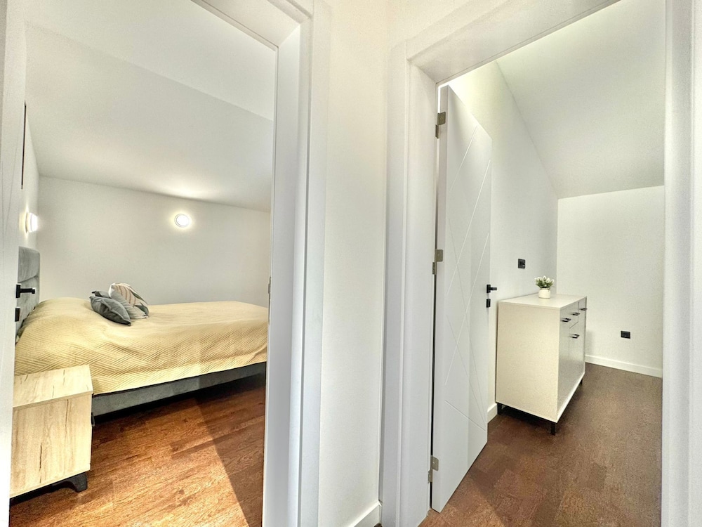 Sunny Bay Apartments
