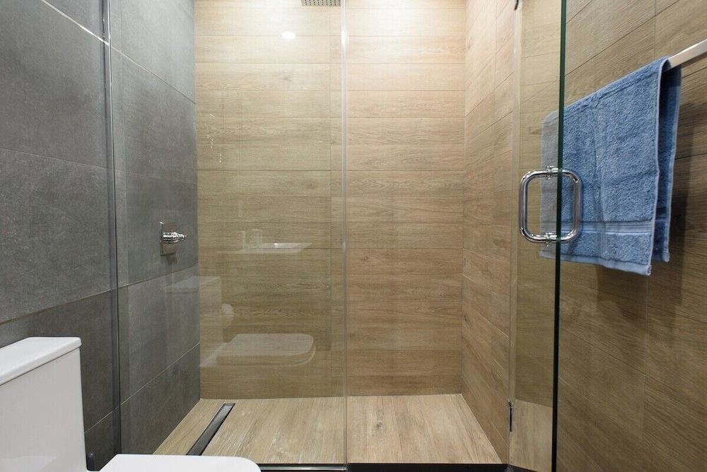 1597 New York Apt