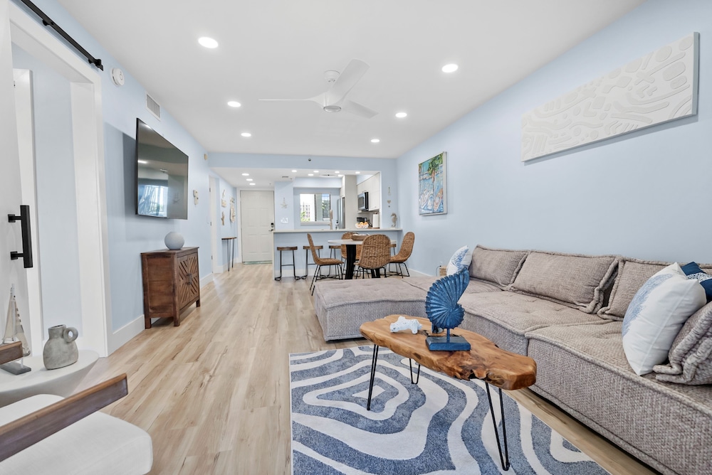 Admirals Bay 152 by Distinctive Beach Rentals