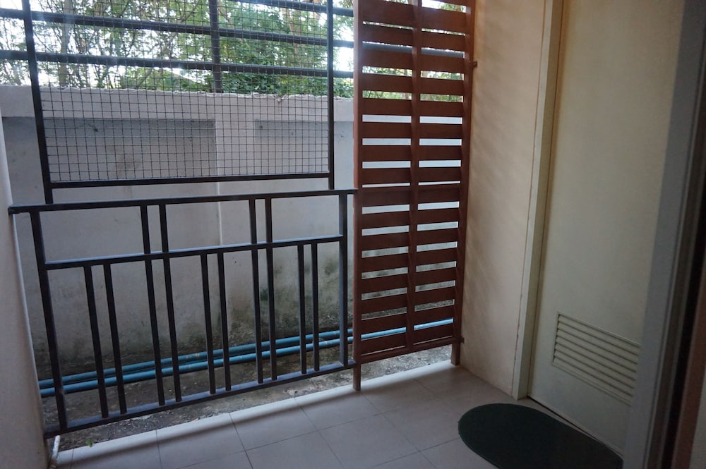 Lomthong Place